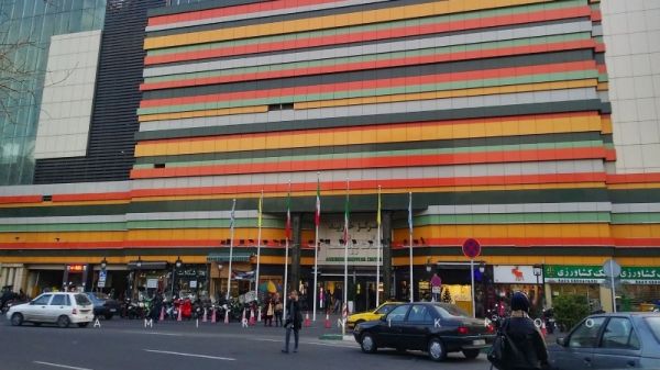 گزارش ویژه واکاوی ماجرای اهدای واحد تجاری میدان پالیزی به یک شخص خاص دو واحد بوده و ربطی به پرونده مس رفسنجان ندارد