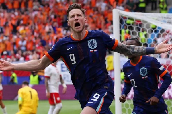  تمجید کومان از ناجی هلند در بازی مقابل لهستان