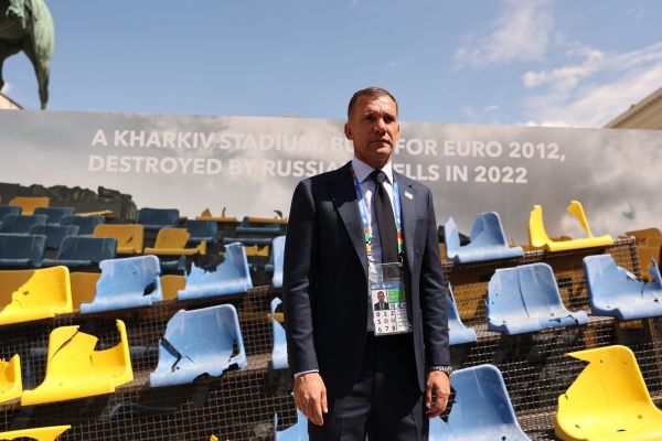 عکس؛ صندلیهای ورزشگاه جنگزده اوکراینی که در مونیخ به نمایش گذاشتهشدند