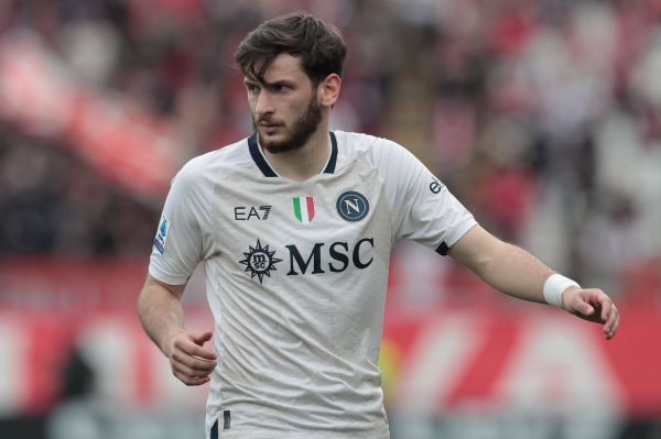 مالک ناپولی به دنبال حفظ ستاره گرجستانی تا سال ۲۰۲۵