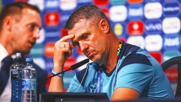  بازیکنان اوکراین، مربی‌ تیمشان را از رختکن بیرون کردند