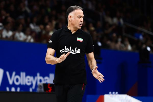 اکبری این پیروزی را به مردم خوب کشورم تبریک میگویم امروز والیبال خوبی را به نمایش گذاشتیم