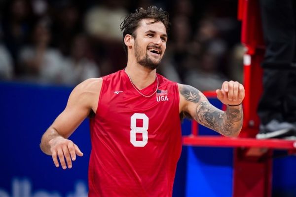 ستاره والیبال آمریکا با تیم ژاپنی به توافق رسید