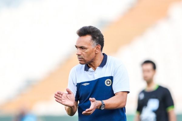 رمز قهرمانی سپاهان در جام حذفی؛ سرمربی خارجی