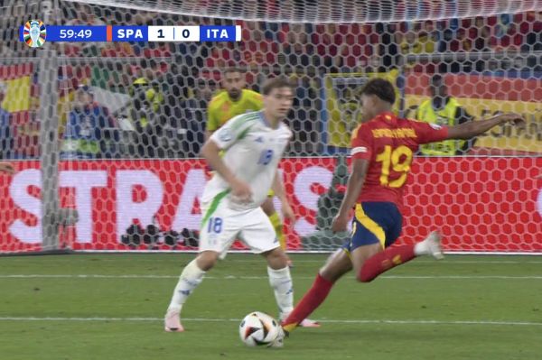  لحظه‌ای که لامین یامال در آستانه گلزنی به سبک آردا گولر بود  عکس