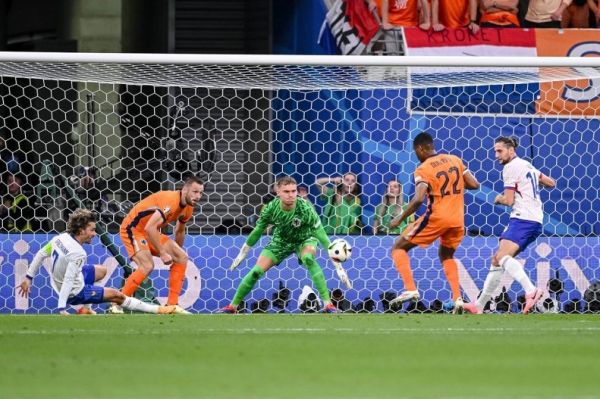  فرصت‌سوزی های عجیب گریزمن مقابل هلند  عکس