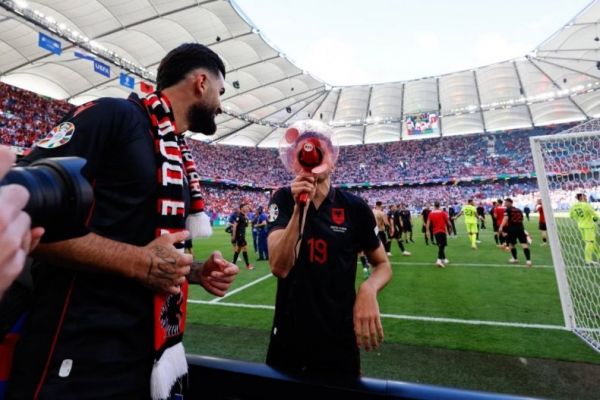  عکس؛ حرکاتی که باعث محرومیت مهاجم آلبانی شد