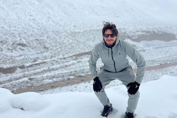  عکس؛ تعطیلات ستاره آرژانتینی استقلال در برف‌ها