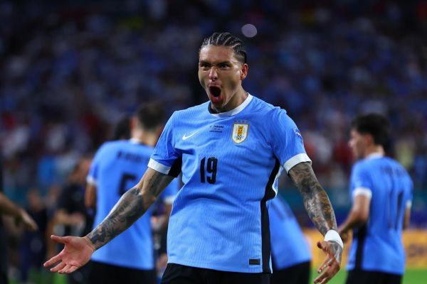  برد اروگوئه با گلزنی ستاره لیورپول و برد آمریکا با گلزنی ستاره میلان