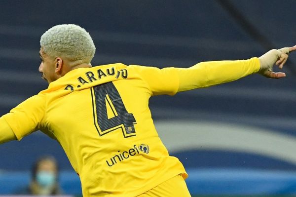  طفره رفتن ستاره بارسلونا از جواب دادن به سوال درباره آینده‌اش