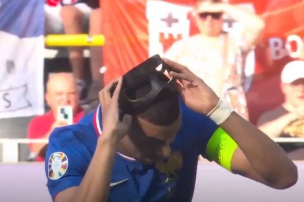  عکس؛ امباپه و درآوردن ماسکش پس از گلزنی به لهستان