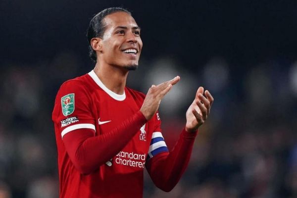 انتقاد شدید اسطوره هلندی از عملکرد فن دایک