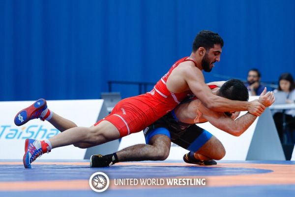  جنگ آبی و قرمز در خانه گوش شکسته‌ها