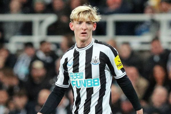  وینگر ملی‌پوش نیوکاسل در تیررس لیورپول