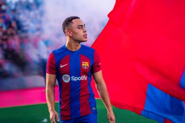  رسمی؛ بازیکن بارسلونا به تیم هلندی پیوست