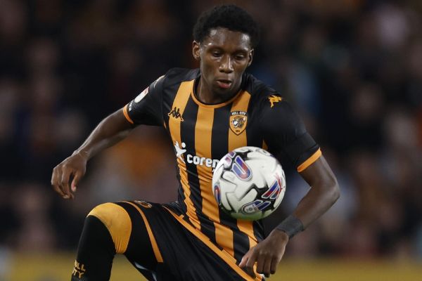  خبرنگار آلمانی  پیشنهاد رسمی بارسلونا برای وینگر انگلیسی