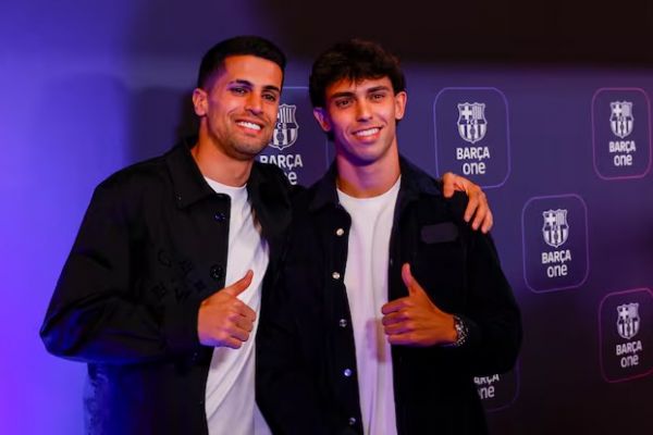 بارسلونا جدایی دو ستاره پرتغالی را اعلام کرد و بعد از آن خبر را حذف کرد