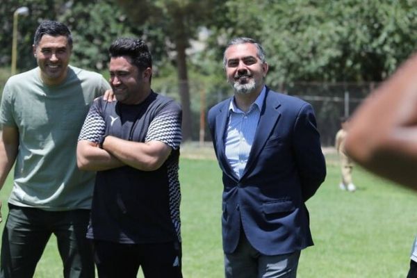  مدیرعامل چادرملو  سعی داریم شاکله تیم را حفظ کنیم  کمترین حق اخباری این است که در لیگ برتر به کارش ادامه دهد