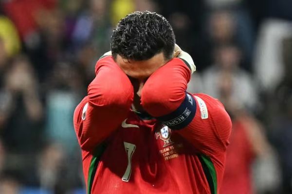  اعتراف رونالدو پس از شب اشک‌بار  بدون شک این آخرین یوروی من است