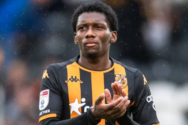  ستاره هال سیتی در روزهای آینده تصمیم‌گیری می‌کند