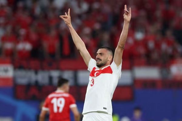 در پی خوشحالی جنجالی بازیکن ترکیه، سفیران آلمان و ترکیه احضار شدند