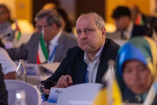  مناف هاشمی  کارِ روی زمین مانده نداریم