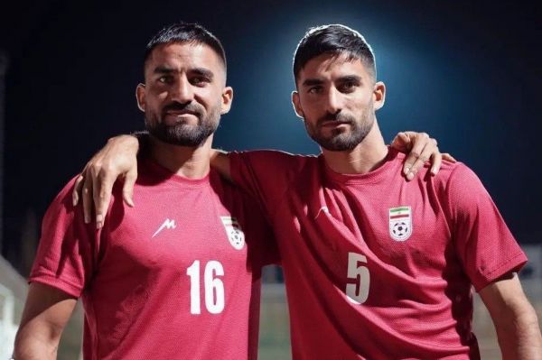  اختصاصی فوتبالی  ستاره استقلال و برادرش به دفتر مالک تراکتور رفتند