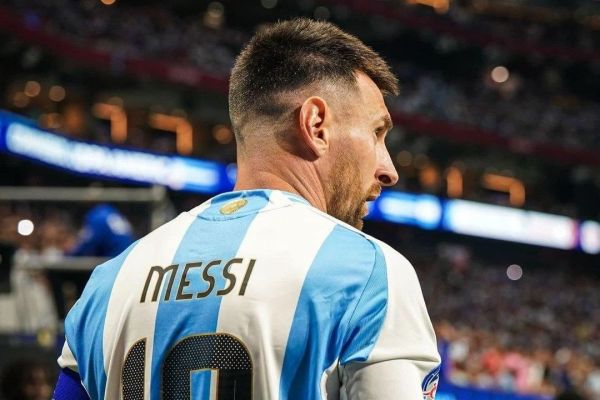 اعجوبه آرژانتینی هم به علی دایی رسید؛ فرازمینیها دست از سر رکورد شهریار برنداشتند ویدیو