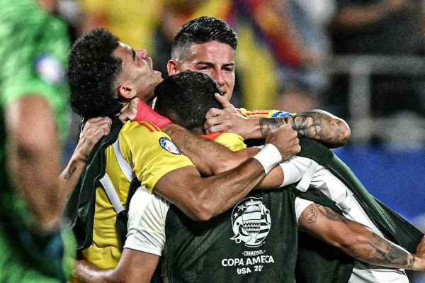 عکس؛ لحظهای که خامس پس از صعود به فینال اشک ریخت