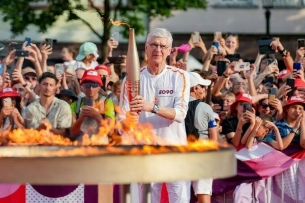  نگاهی به ۱۰ ستاره که مشعل المپیک را حمل کردند؛ از مربی مطرح فوتبال تا معروفترین سرآشپز زن