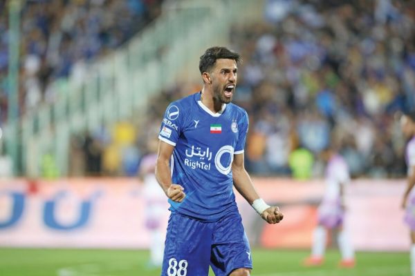  غیررسمی  تمدید قرارداد آرش رضاوند با استقلال