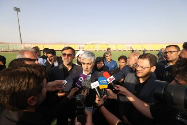 کیومرث هاشمی فدراسیون فوتبال باید پیشبینی لازم برای میزبانیها را انجام دهد