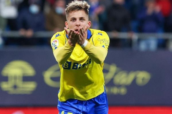 آمار عجیب گزینه لالیگایی استقلال؛ دو پاس گل و 17 کارت زرد در یک فصل