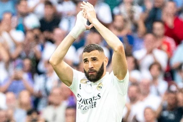  واکنش بنزما به رسیدن پیراهنش به کیلیان امباپه