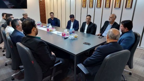  برگزاری نشست استاندار یزد با رییس فدراسیون فوتبال و اعضای هیات رییسه