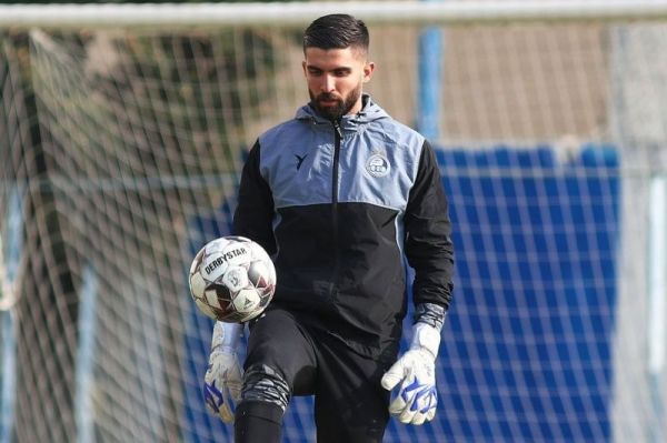 پشت پرده درخواست جدایی دروازهبان استقلال؛ استناد به بند فسخ 2 5 میلیاردی