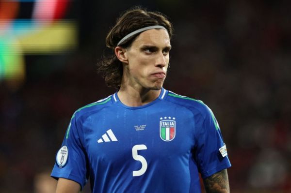 عکس؛ مدافع ایتالیایی در حال سفر به لندن برای شرکت در تستهای پزشکی آرسنال