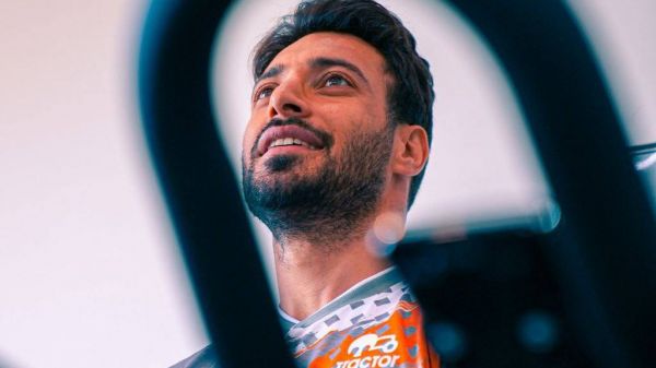 گفت و گوی فوتبالی با شجاع خلیلزاده تعصب تراکتور را میکشم و حرف میشنوم