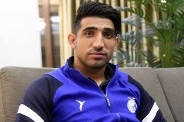 سرباز استقلالی و اولین تصاویر با پیراهن ملوان عکس