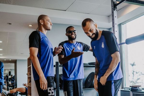 نکونام لیست مازادهای خارجی را به باشگاه داد