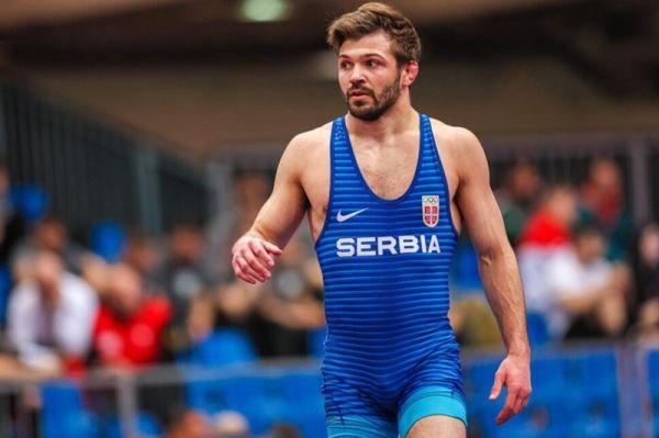  قهرمان کشتی جهان المپیک را از دست داد