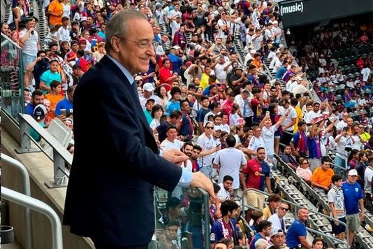 سوژه شدن عکس گرفتن هوادار بارسلونا از پرز عکس