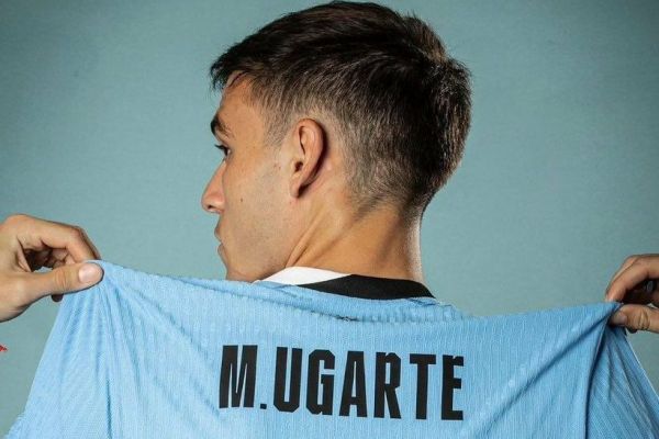  منچستریونایتد از خرید هافبک پاری سن ژرمن عقب نشینی کرد