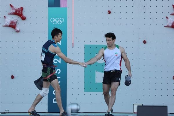 المپیک 2024 پاریس صعود رضا علیپور به یک چهارم نهایی مسابقات سنگنوردی