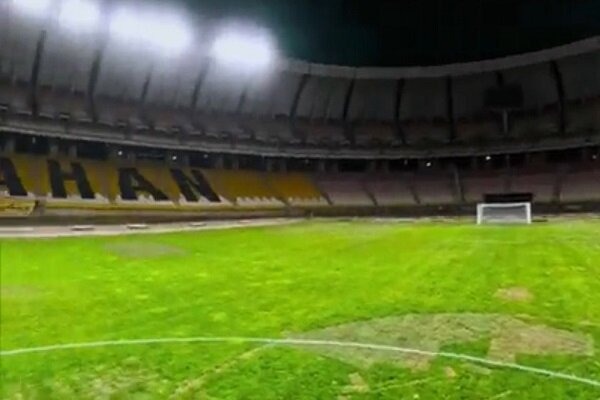  پلی‌آف لیگ نخبگان آسیا؛ کیفیت بد چمن نقش جهان سوژه اماراتی‌ها شد  عکس