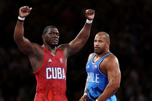 المپیک 2024 پاریس لوپز این طلا نتیجه یک عمر کار سخت با کمک همه و خانوادهام بود