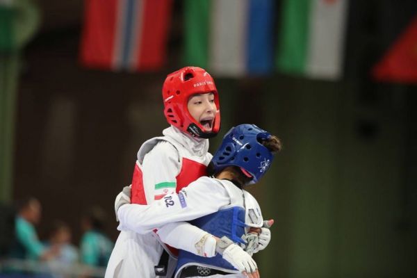 المپیک 2024 پاریس مبارزه مبینا نعمت زاده با تکواندوکار چینی در نیمه نهایی