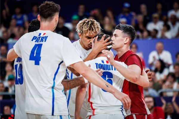  تیم ملی والیبال فرانسه حریف لهستان در فینال المپیک شد