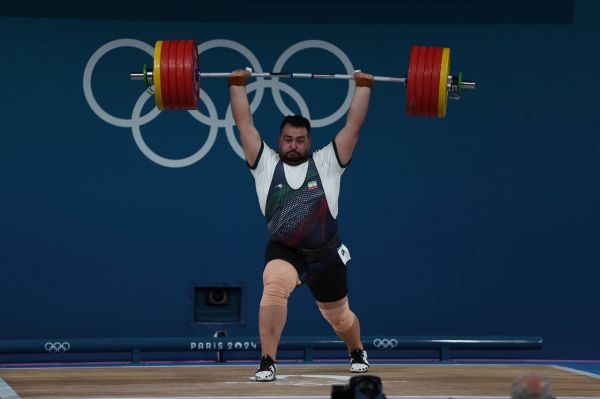 تصاویری از وزنه برداری علی داوودی در المپیک 2024 پاریس