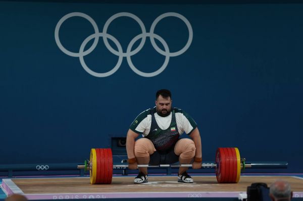 تصاویری از وزنه برداری علی داوودی در المپیک 2024 پاریس
